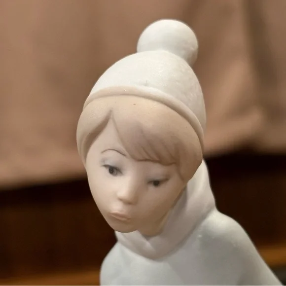 Lladro Shepherd Boy with Lamb - matte - Retired #4676 - Picture 5 of 7